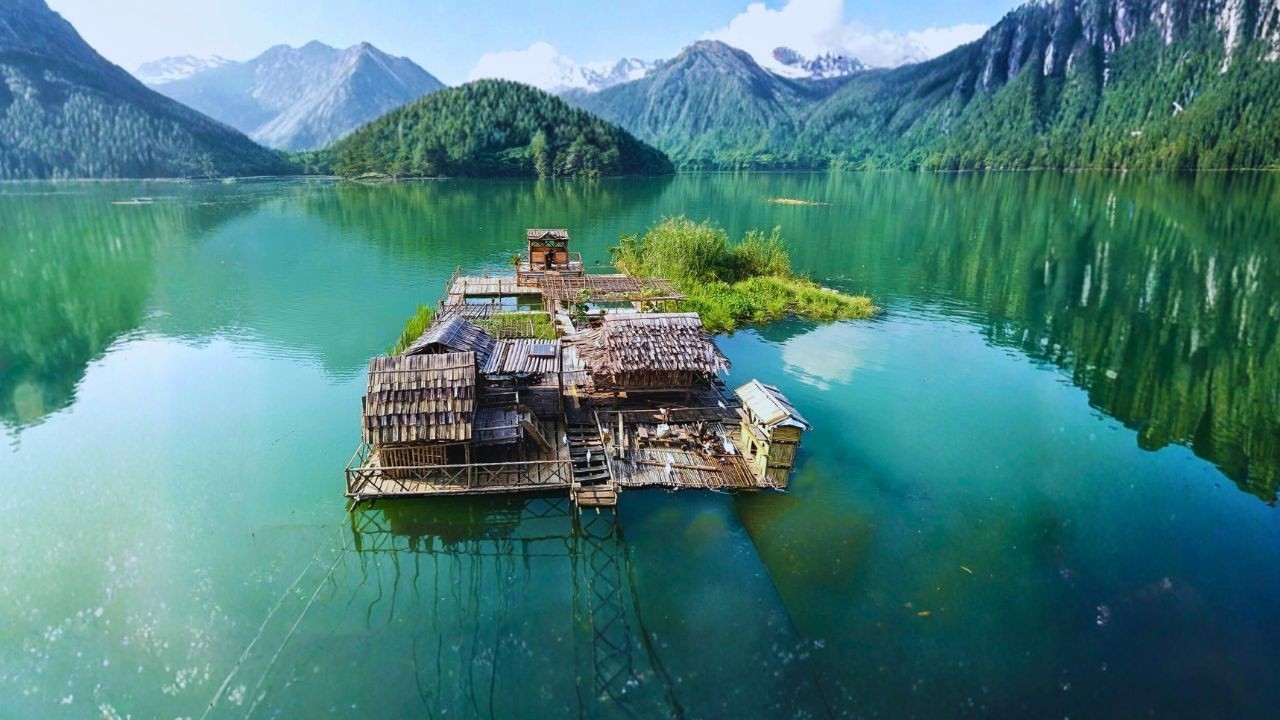 Time-Lapse: He Left Civilization to Build a Floating Self-Sustaining Island | Part.2