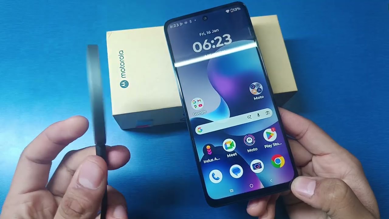 Motorola Edge 70 - Does have wireless charging