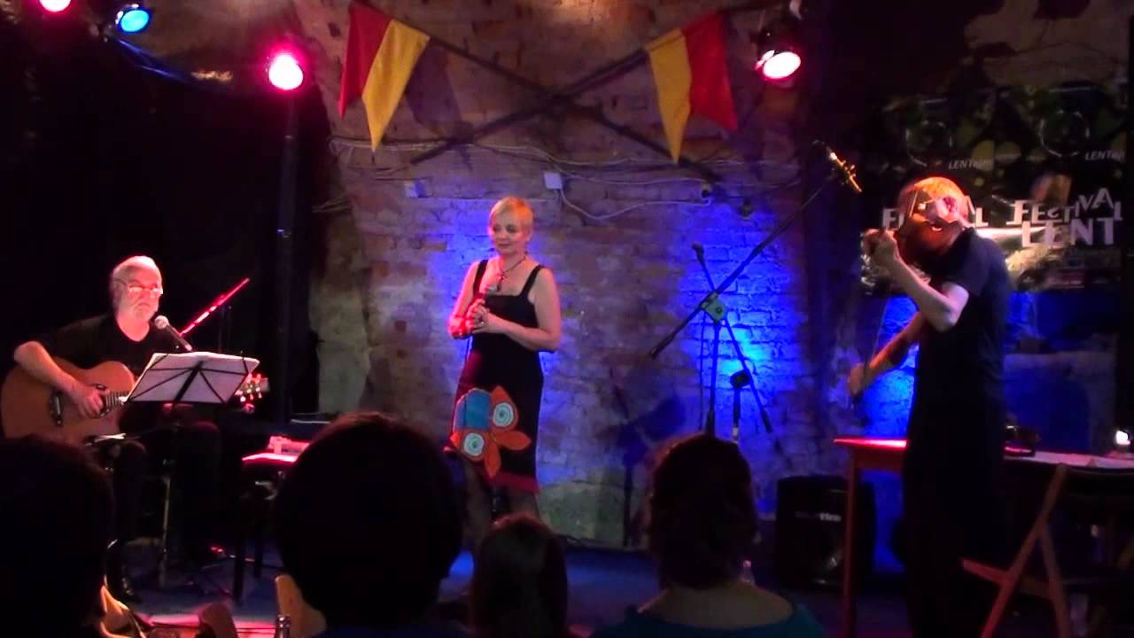 Sedmina - utrinki iz koncerta - v živo na Lentu 2011