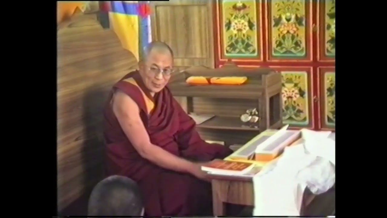 Nuns_Conference_Bodh_Gaya_1987_DL001100
