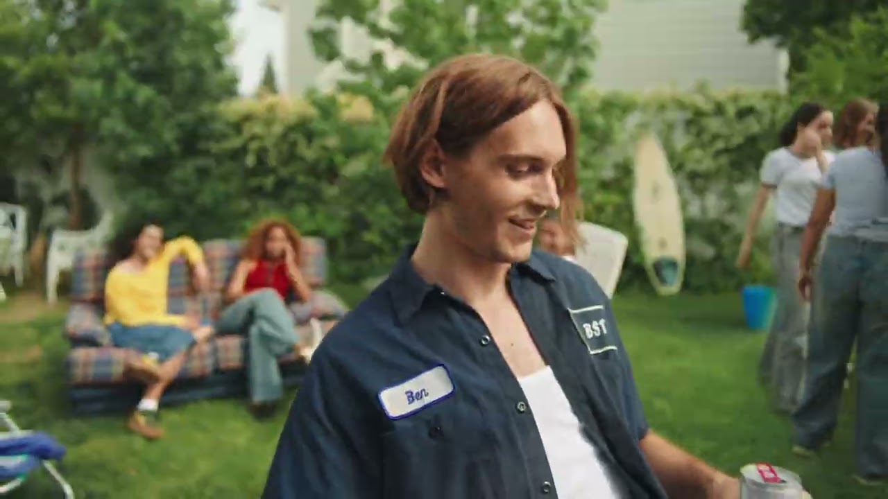 White Claw | Grab flavor so you can Grab Life by the Claw.