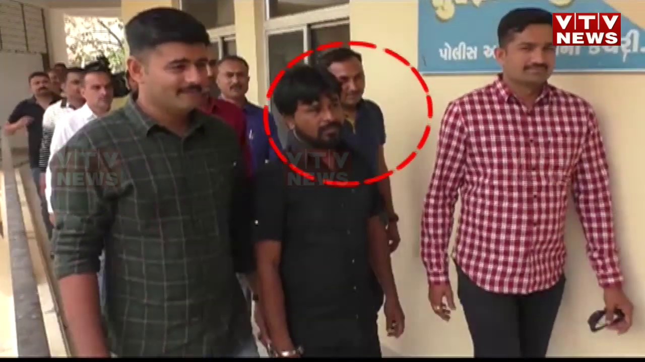 Jamnagar Crime: ખુંખાર તાજીયા ગેંગના સાગરીતને બે પિસ્ટલ તથા બે તમાચા સાથે પોલીસે ઝડપી પાડ્યો | Vtv