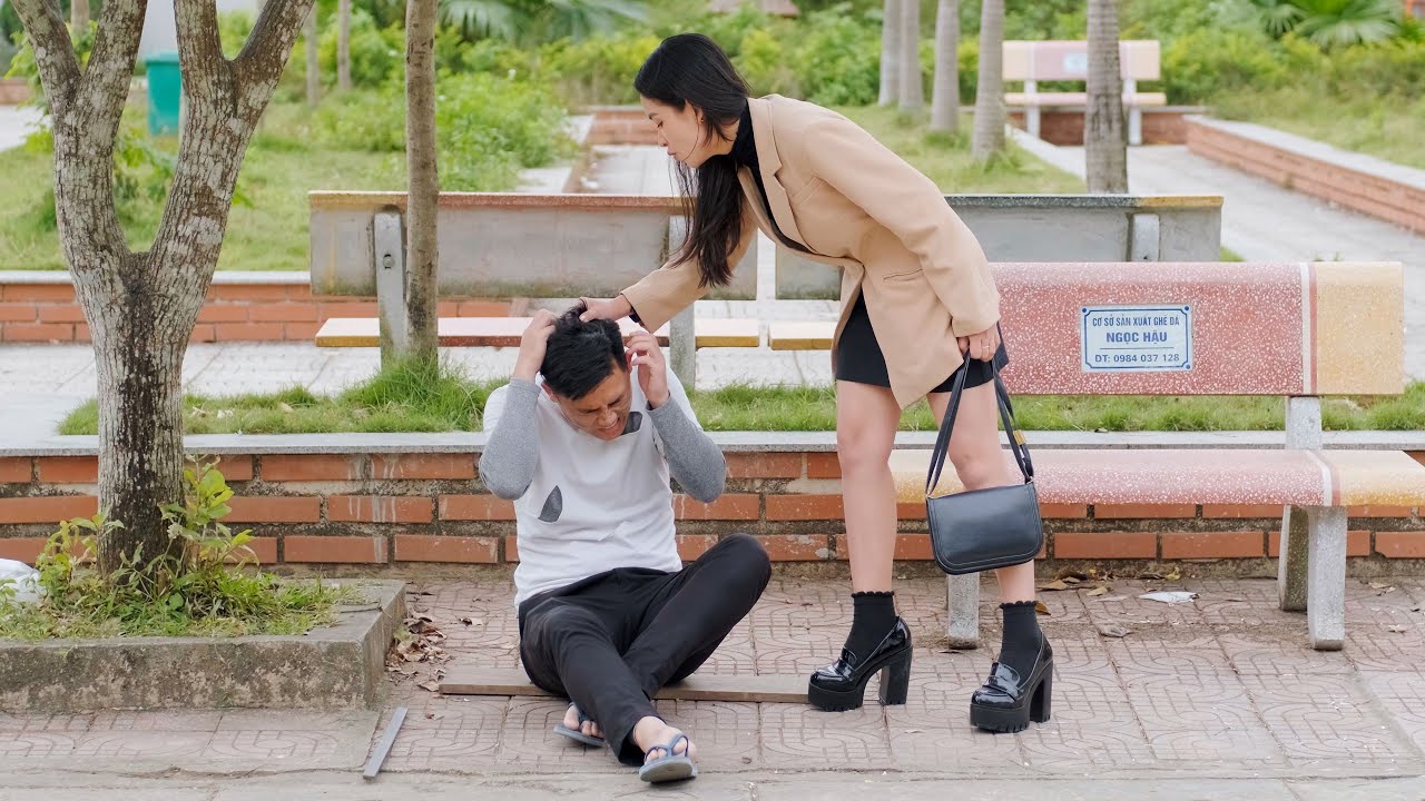 Chủ Tịch Giả Làm Ăn Mày Bị Người Yêu Cũ Khinh Thường Túm Tóc Sỉ Nhục Và Cái Kết - Tập 1260