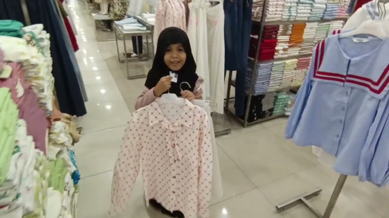 TANTE DEWI MAIN KE CIBINONG‼️AJAK MAIN KE TAMAN DAN MALL CCM