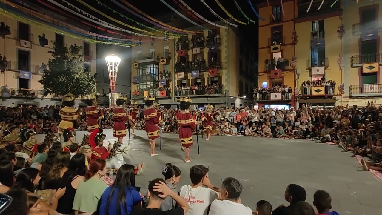 Ball Vell Cabeçuts Olot | Festes del Tura 2024
