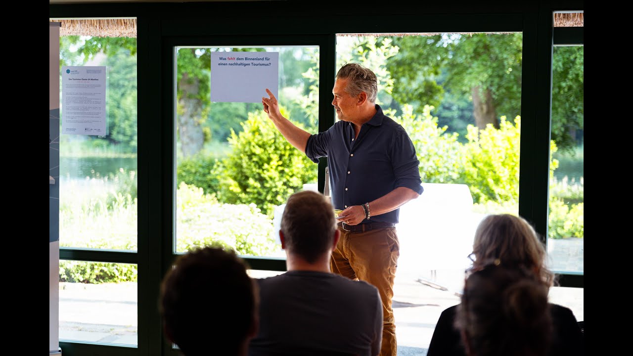 Tourismuscluster Think Tank in der „Dialodge“ in Mustin bei Ratzeburg