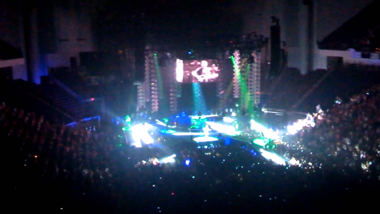 Eric Church live 9-11-14 Outsiders and Creepin. Opening night of world tour.