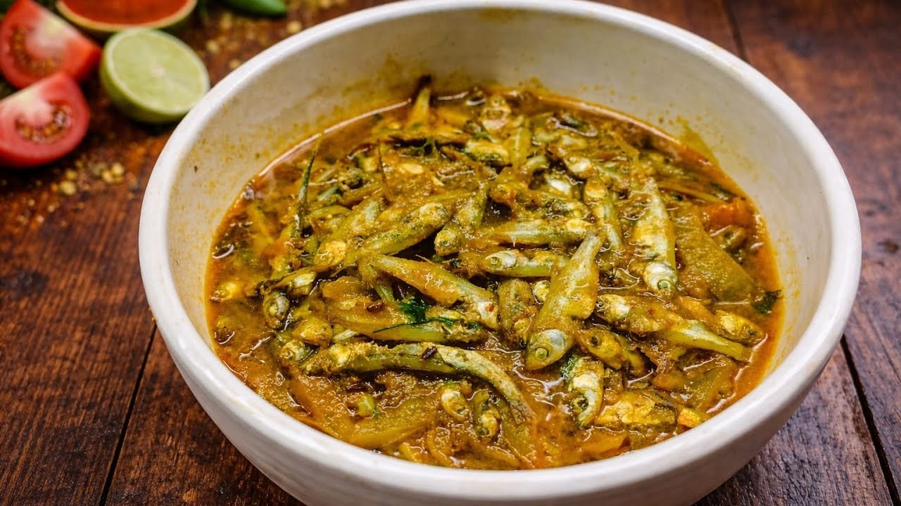 টমেটো দিয়ে মৌরোলা মাছের ঝাল চচ্চড়ি বানিয়ে দেখুন | Mourala Macher Jhal Recipe