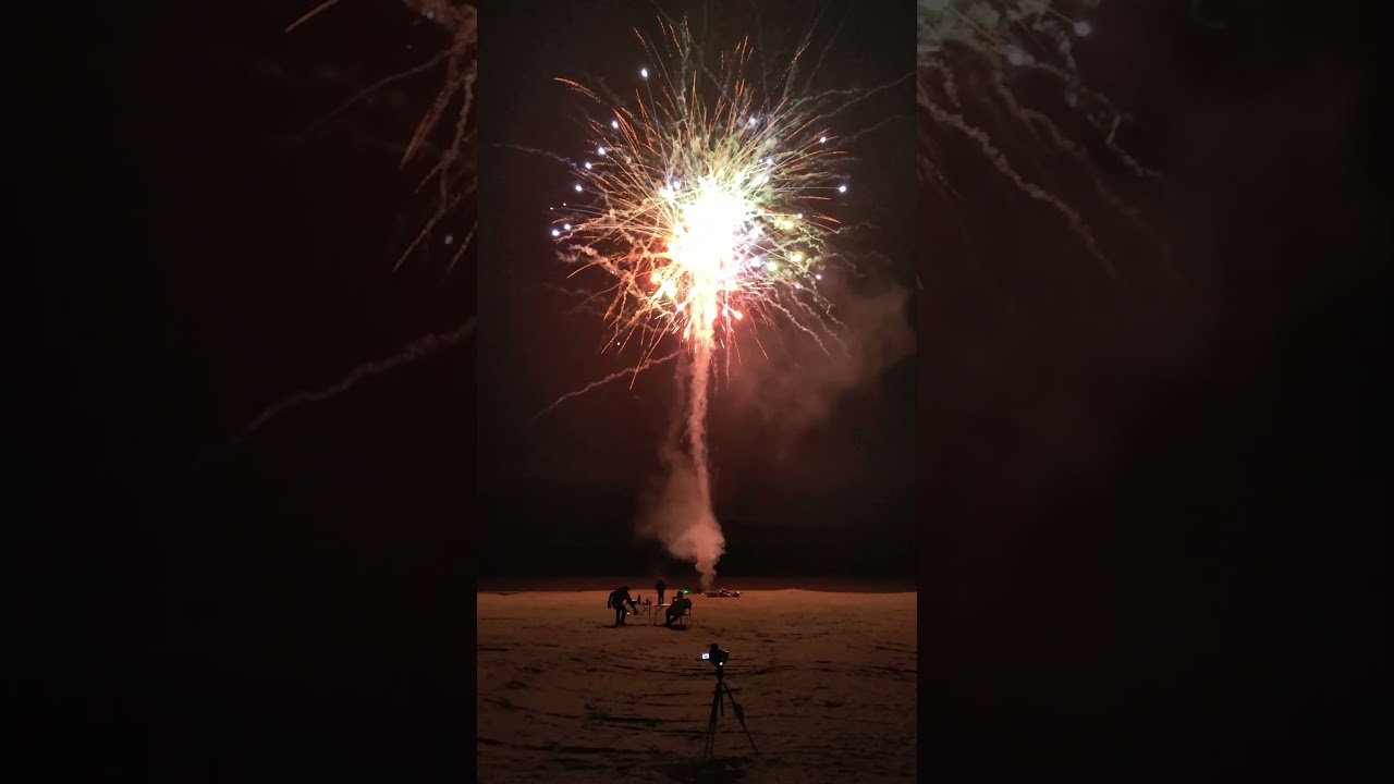 Iron Mega Box Verbundbatterie 100 Schuss Kategorie F2 von SRPyro