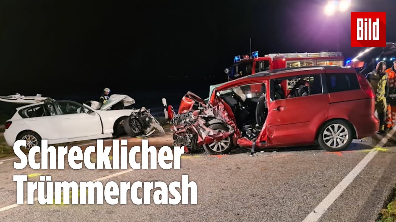 Zwei Autos rasen ineinander, Straße gleicht einem Trümmerfeld | Magdeburg