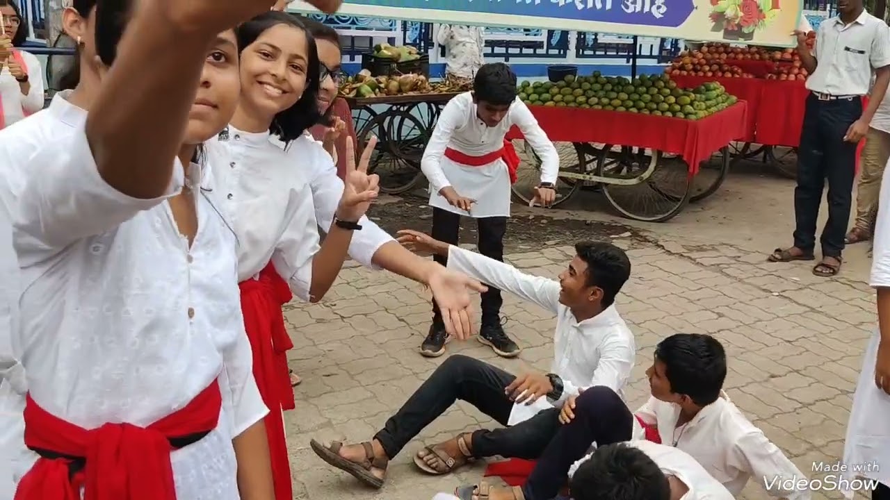 पथनाट्य - मोबाईलचे अतिक्रमण आणि हरवलेले बालपण