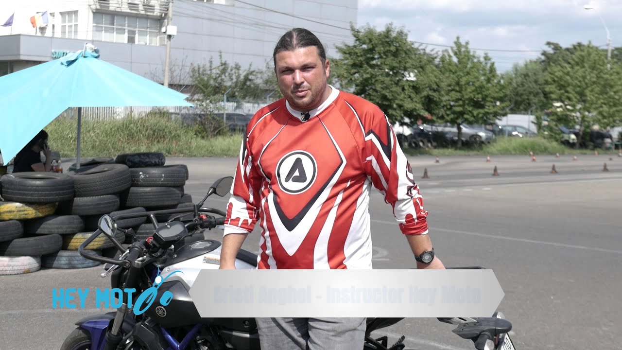 Cum întoarcem o motocicletă pe cricul lateral!