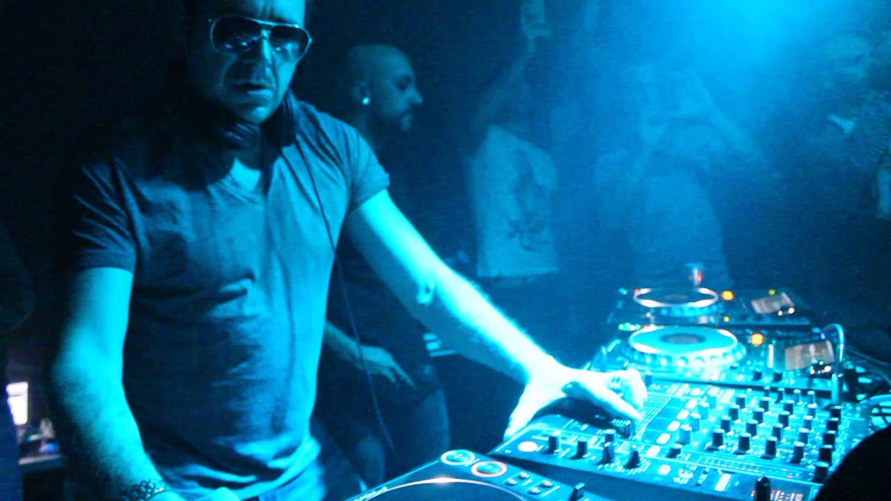 JOE T VANNELLI + MC GARGHY @ FEEL CLUB Sabato 4 Gennaio 2014