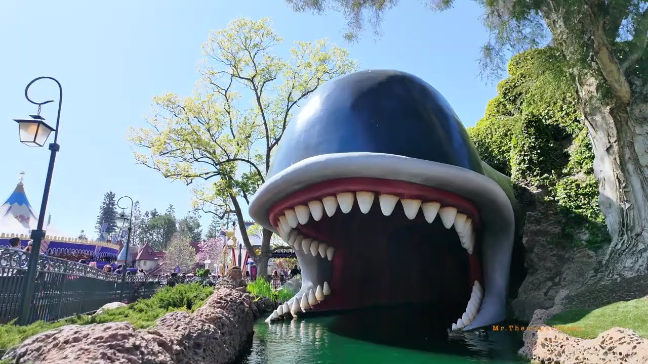 Disneyland California Anaheim attractions full tour. :)