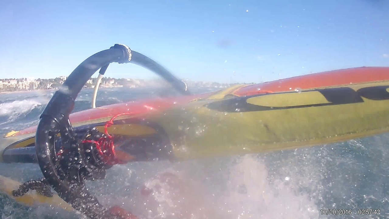 Planche à voile dans la baston Mistral 60 nds