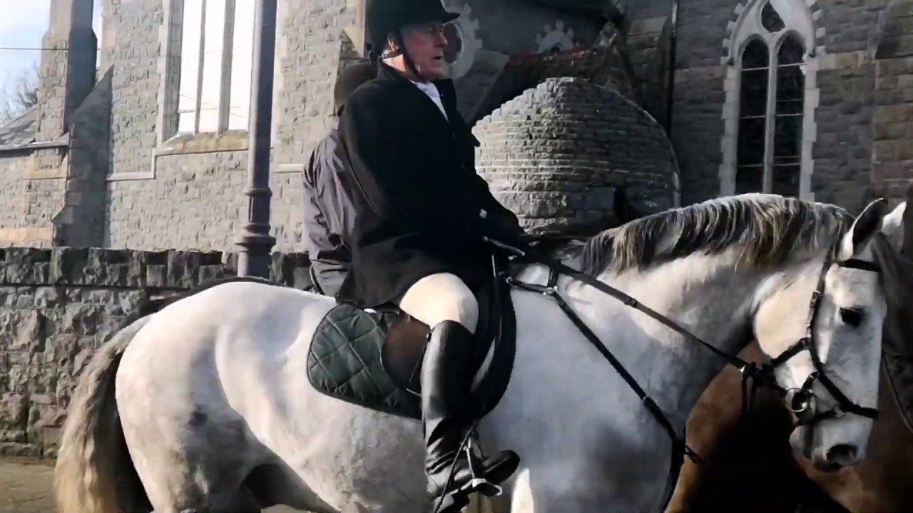 Equestrian fox hunting in Ireland with the Suir Vale Harriers Hunt. Borrisoleigh Jan 2020