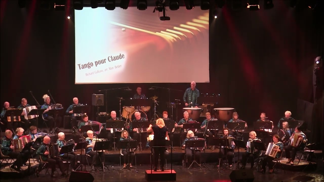 TANGO POUR CLAUDE (ORCHESTRE MUNICIPAL D'ACCORDÉON DE SAINT-POL-SUR-MER) (59)