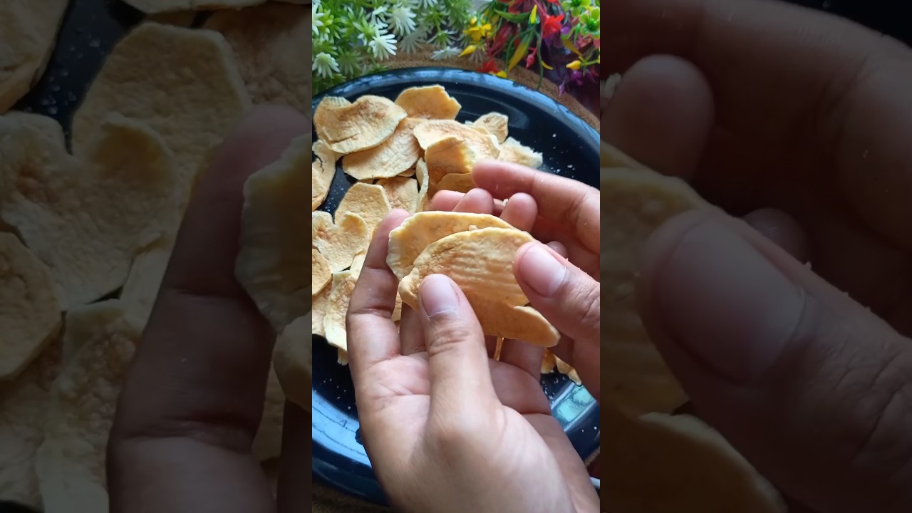 अरे इसको बनाना इतना आसान था || crispy aalu chips|| 