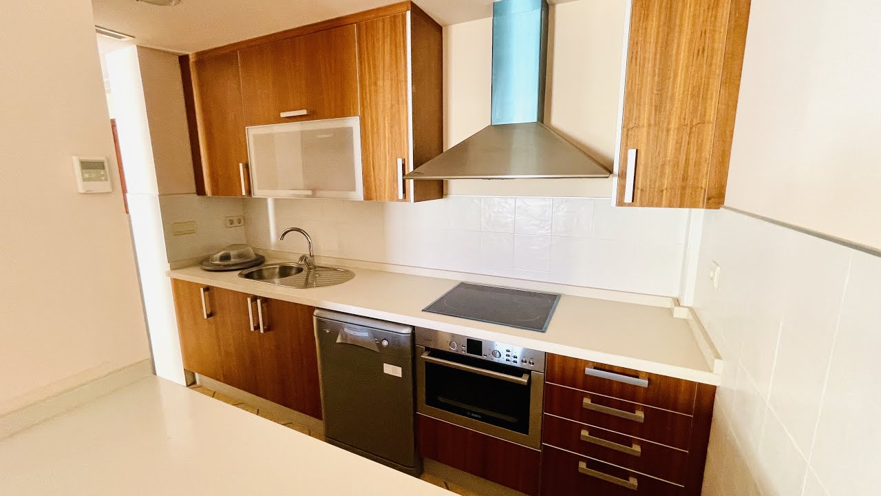 65.000€ - 2 bed & 2 bath - Apartment - Spanish Village - Hacienda del Alamo - One Only!