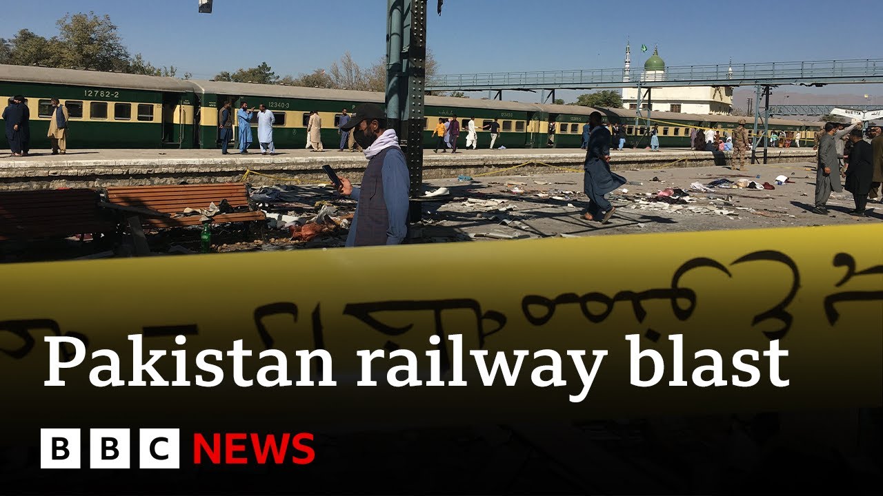 Pakistan railway bomb blast kills at least 25 | BBC News