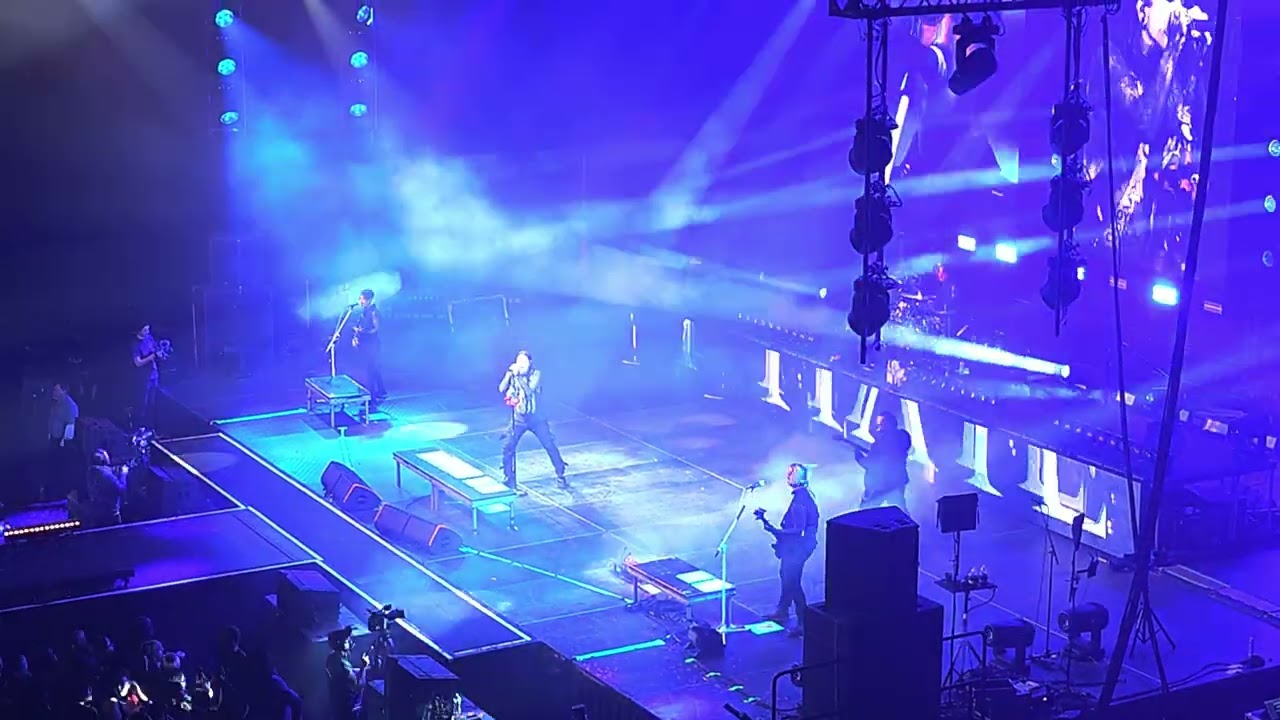 Motionless In White - Another life (live) apocalypse festival 11-13-25