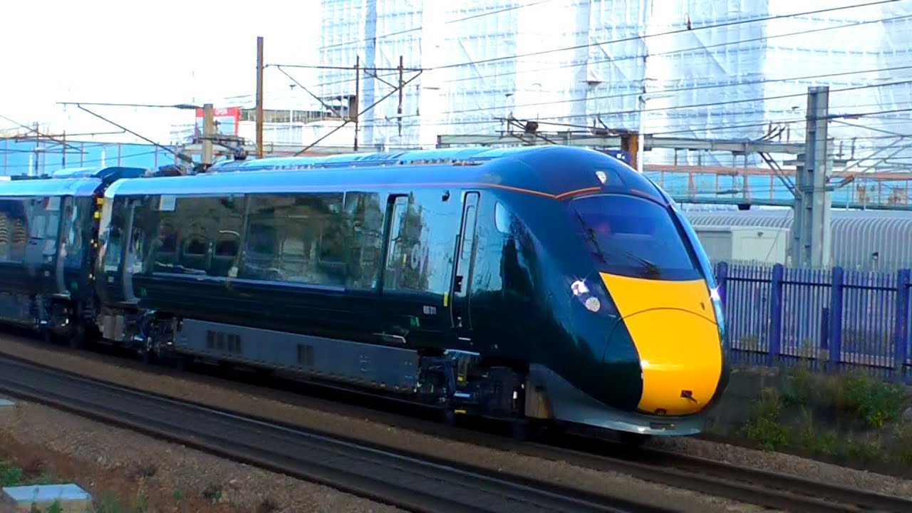 Trains at Hornsey, ECML - 13/11/18