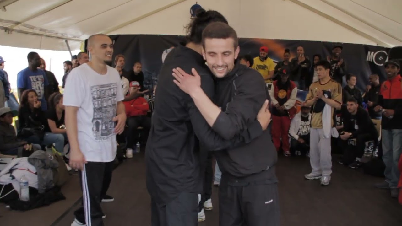 Qualification France international 2016 au centre commercial à Aulnay-sous-bois