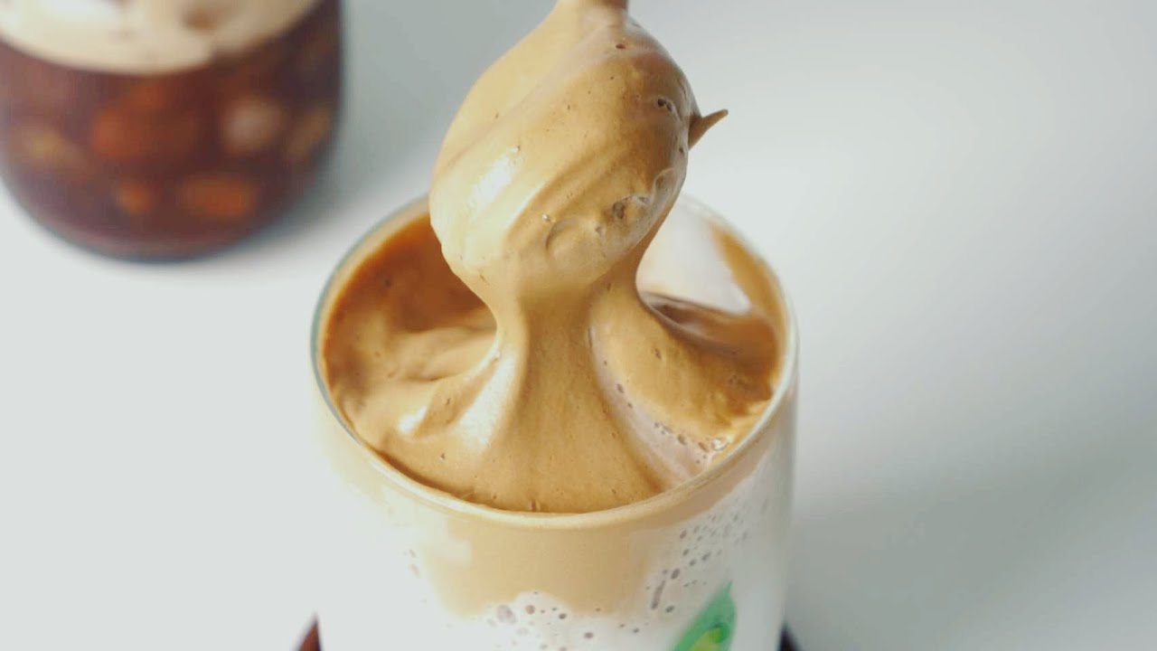 Dalgona Coffee / 400번 저어 만드는 달고나 커피 만들기