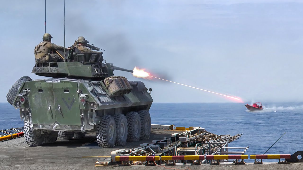 US Marines&rsquo; LAV-25 Demolish Targets From Amphibious Ship in Middle of the Ocean