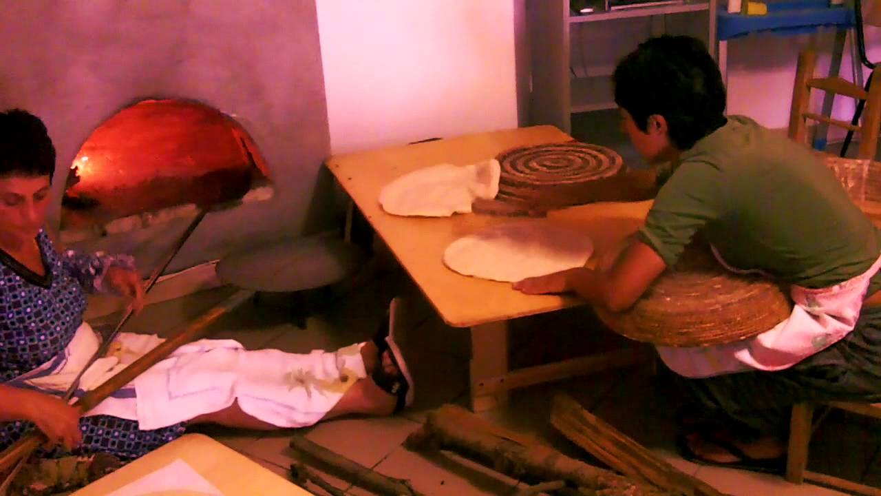 Il Pane Carasau - Lavorazione ad Orani in Sardegna