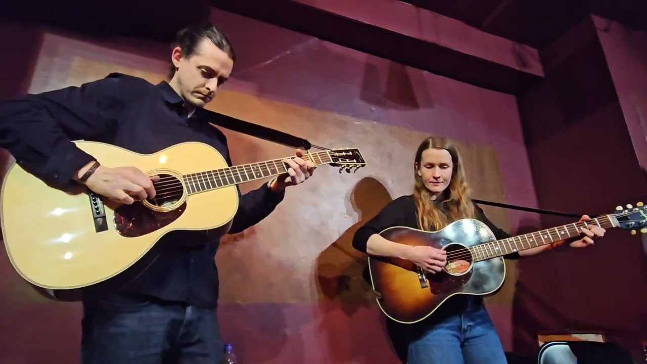 Kelvin Davies & Chloe Turner - I’ve Been All Around This World (Live @ Cuts - Soho Folk & Blues)