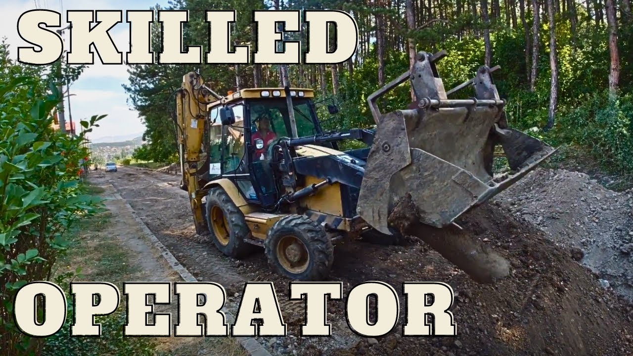 CATERPILLAR 432D Backhoe Loader- Repairing The Road
