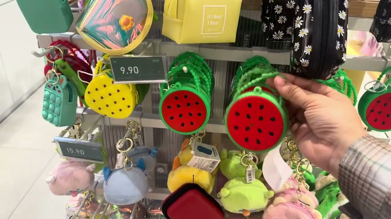 Shopping at Mumuso! | Affordable & Aesthetic! | Dubai