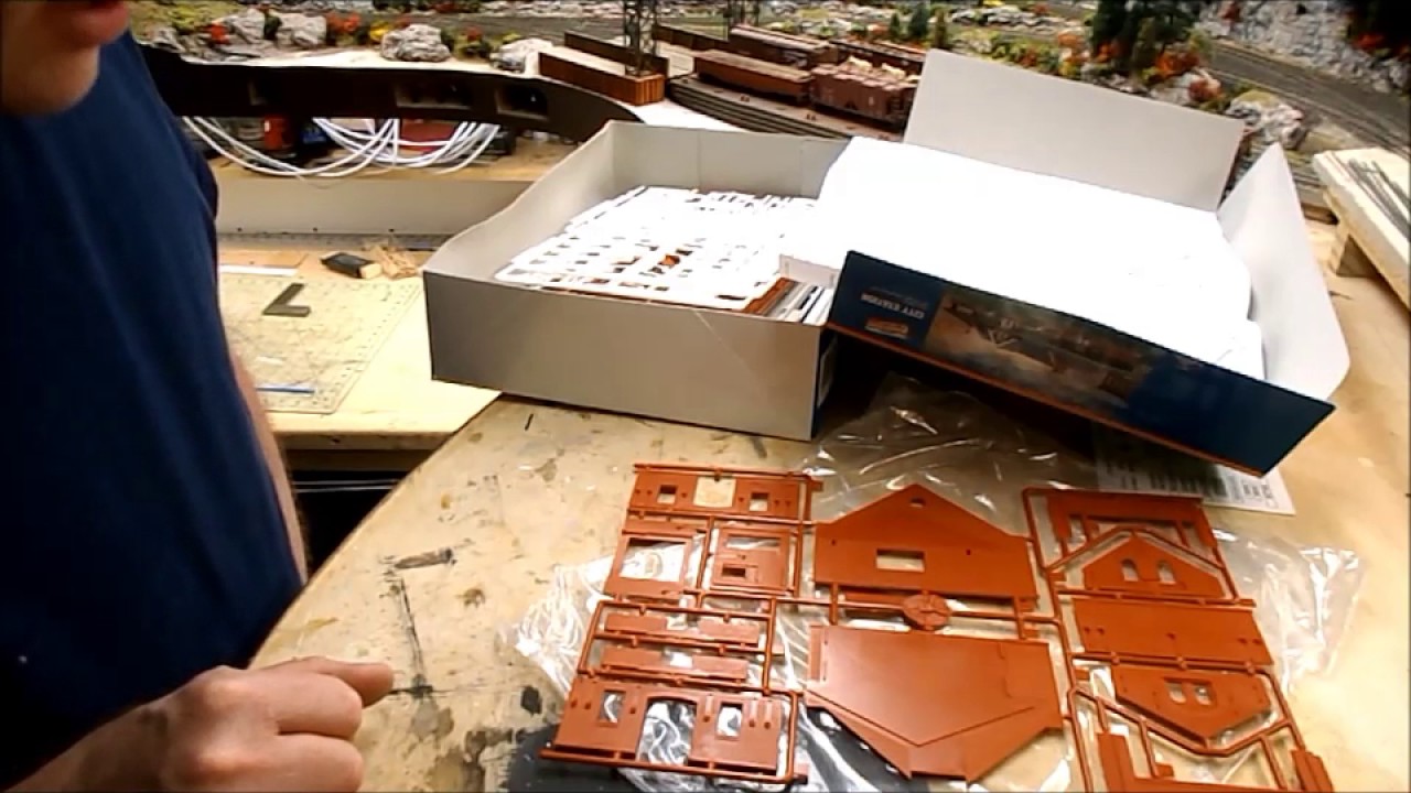 Assembling the HO-scale Walthers City Station kit, part 1