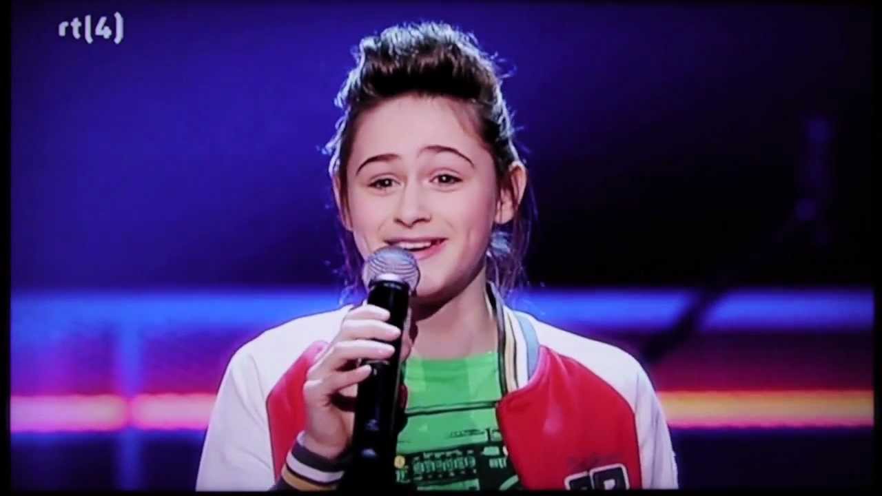 Bente Fokkens sings 