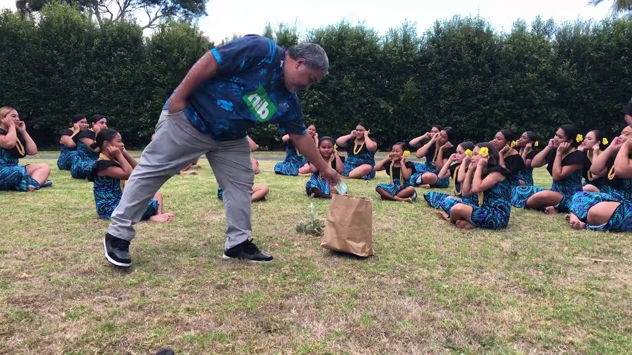 Tau Afine Niue - Tau fuata Niue/Sialetafa/Papa teliga e/Ka fisi a Niue
