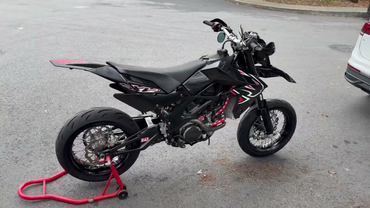 2011 SXV 550 - Cold Start & Walk Around