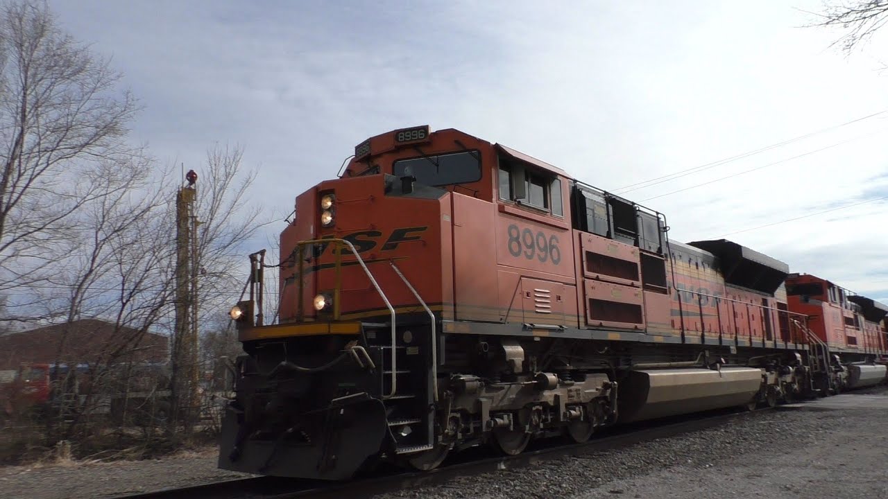 1/22/2022 - Listen To That Horn Show From That SD70ACe