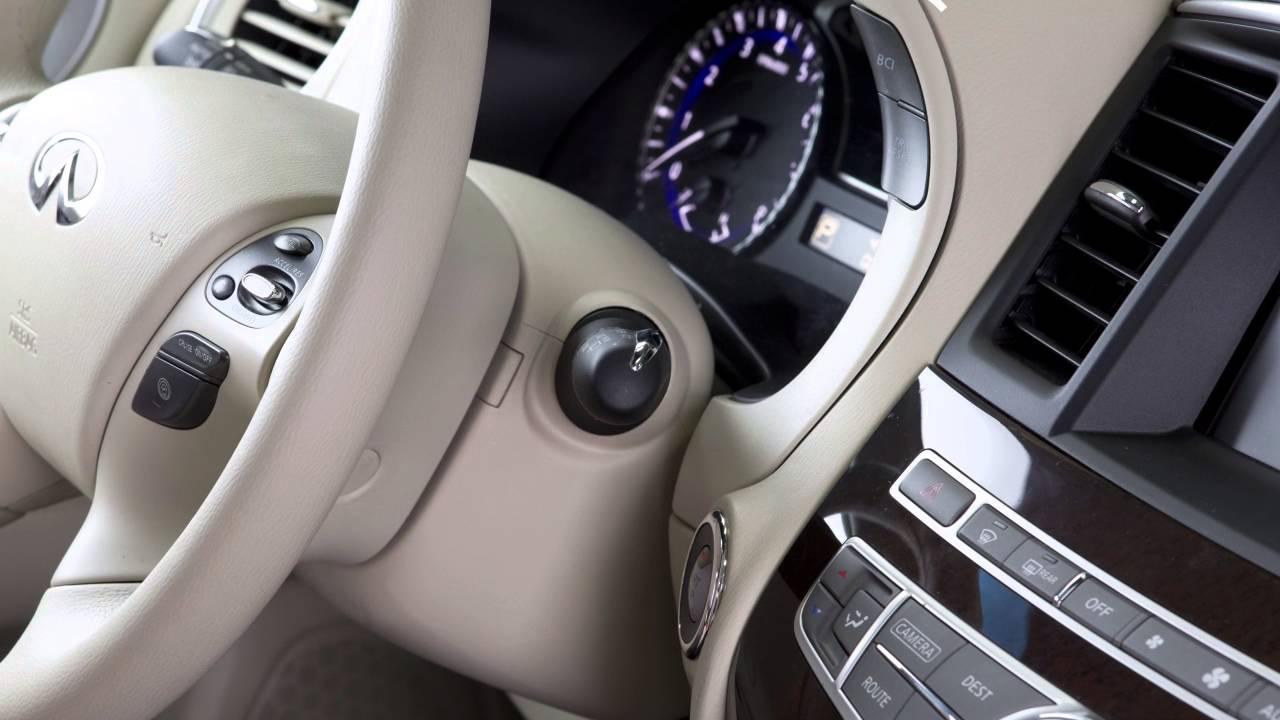 2016 Infiniti QX60 &mdash; Система предотвращения столкновений при движении задним ходом (BCI) (при нал...