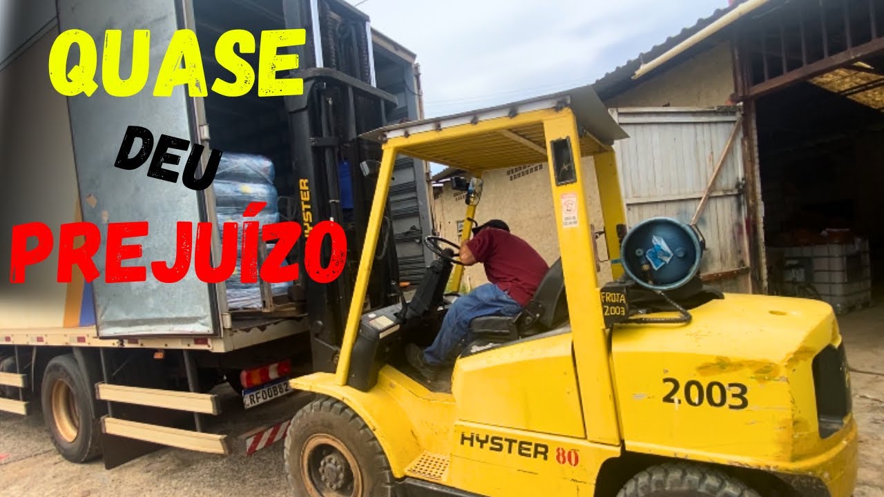 DESCARGA TENSA: EMPILHADEIRA BATEU NO GALPÃO