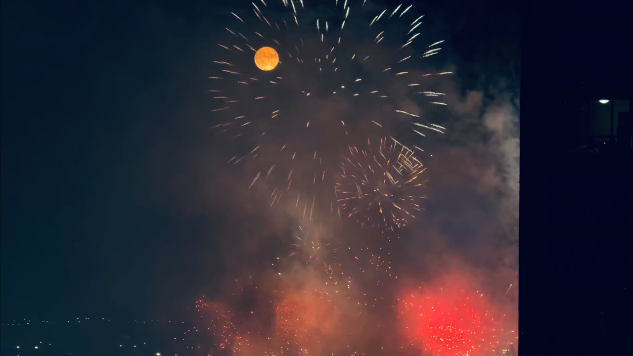 Calagry Stampede Amazing Firework #stampede#calgaryevents#calgarystampede#cowboys#fireworks#saphhire