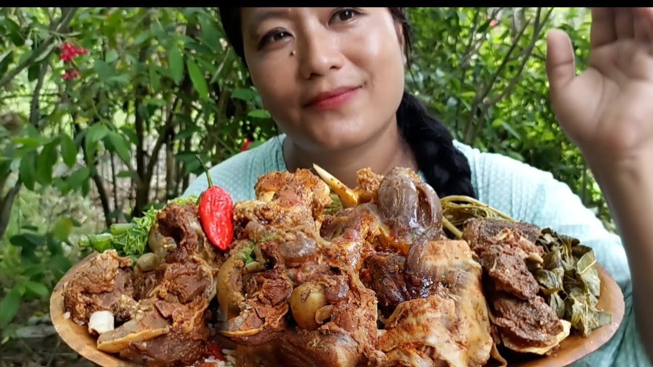 Eating huge size of buff meat, cooked in naga style|| northeast naga mukbang