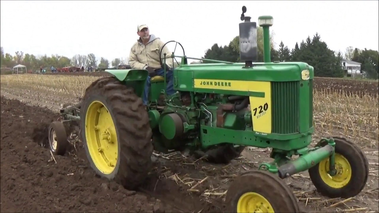 Antique Tractor Plow Day! The John Deere 720 Plowing Along With Members Of The Local Club