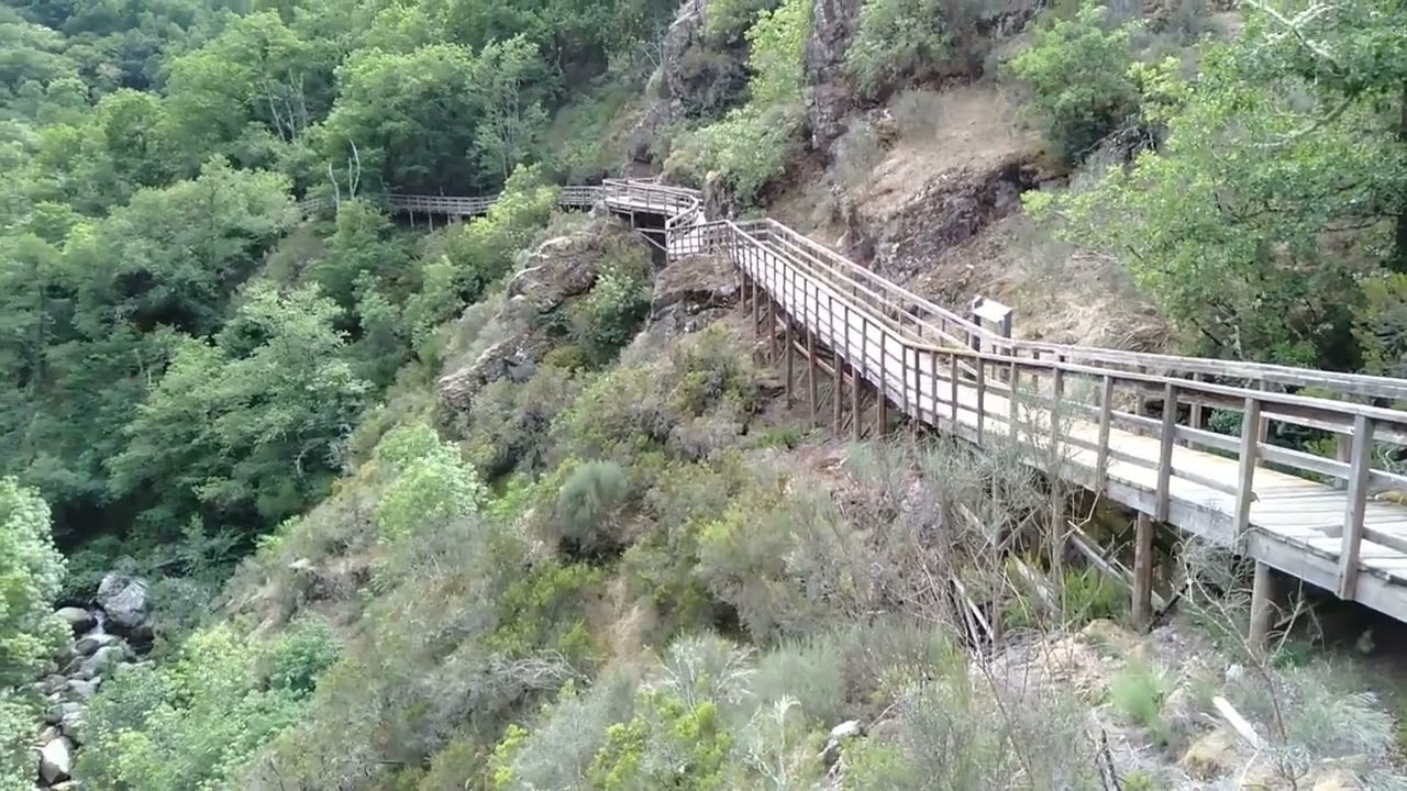 Pasarelas del Ca&ntilde;&oacute;n del R&iacute;o Mao en la Ribeira Sacra (Julio del 2023)