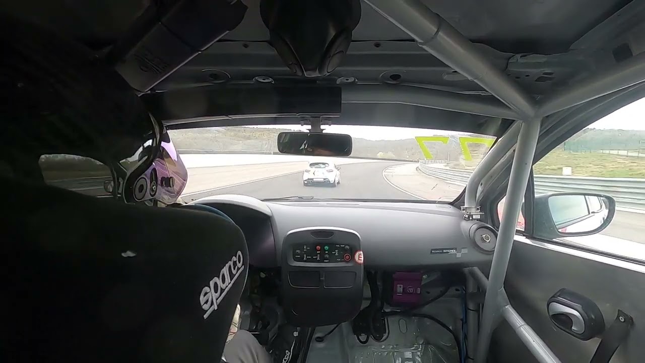 CDF COURSE 2 FIN DE LA BAGARRE POUR LA POLE (SECONDE PARTIE) CLIO 4 CUP
