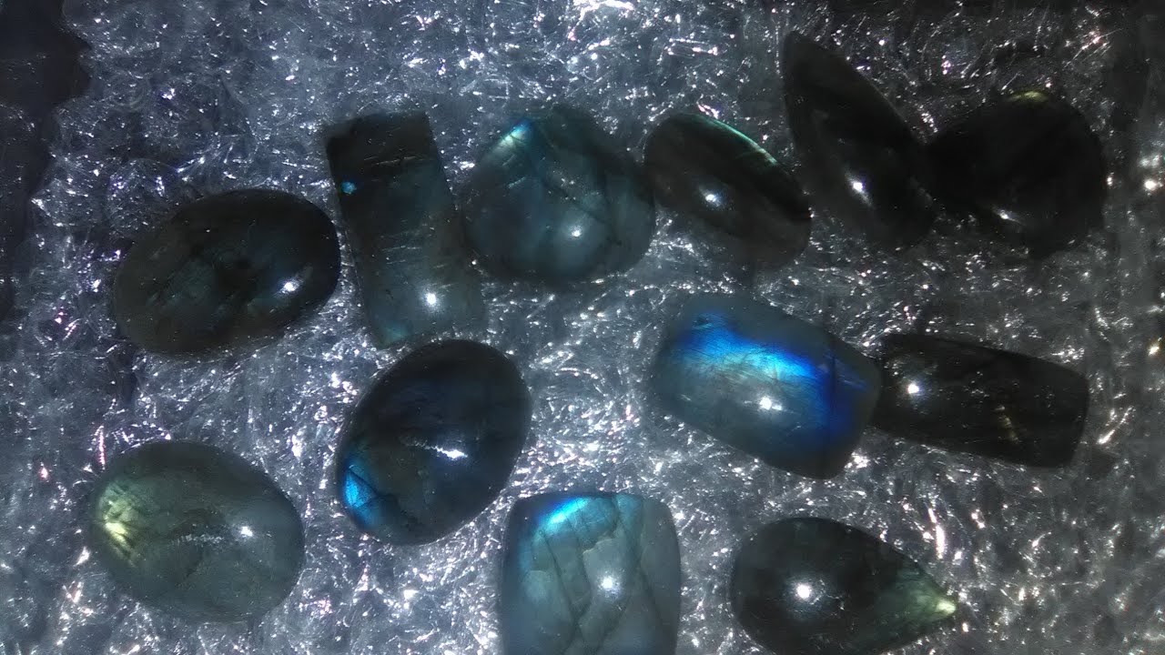 Mix media jewelry and canvas Artist Lydia is live!