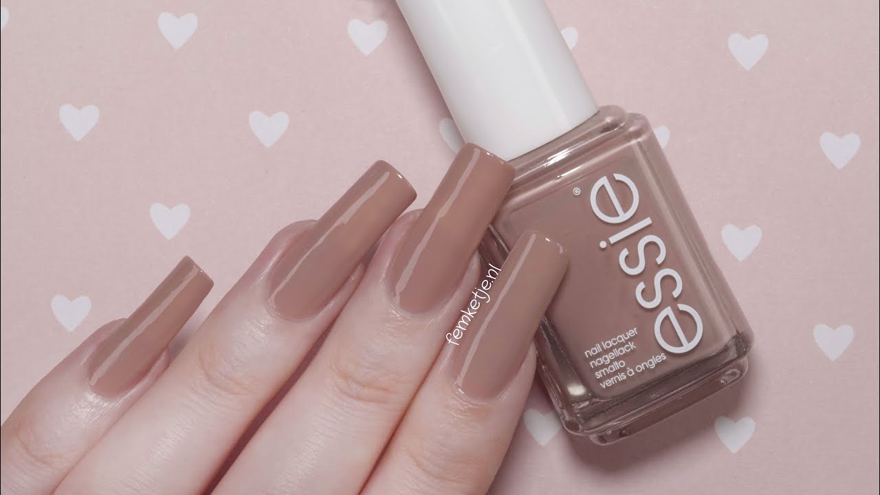 💅🏻Nailpolish Of The Week - Essie Lady Like - femketjeNL