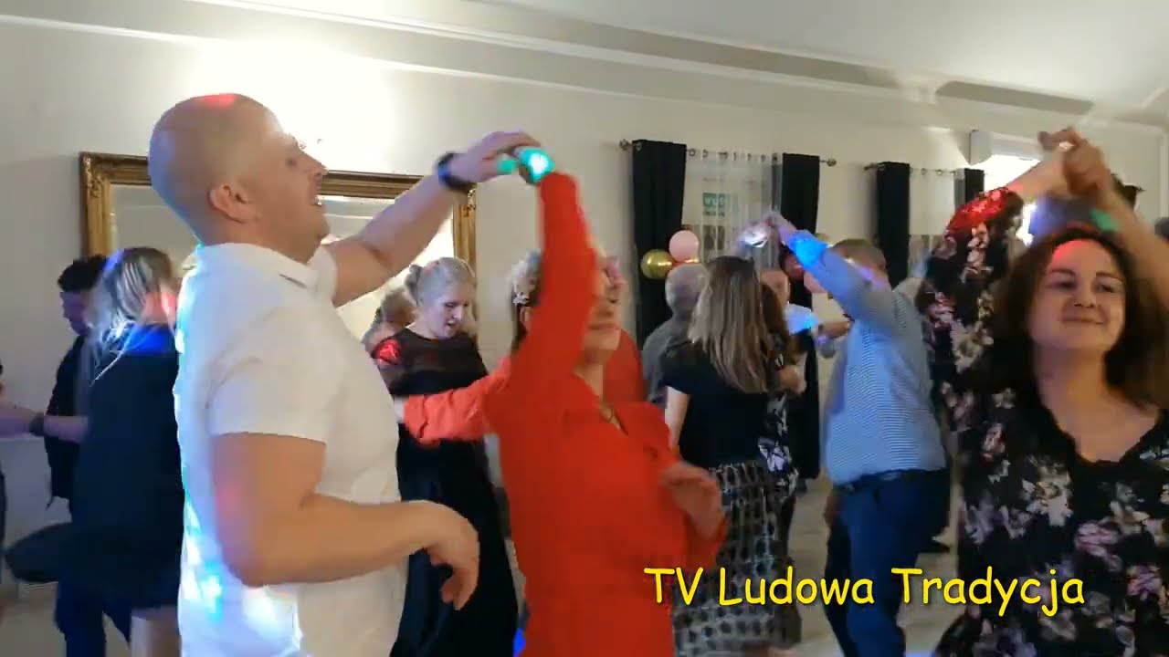 WIĄZANKA UTWORÓW TANECZNYCH ZESPOŁU ROLAND dla wspaniale bawiących się gości w Zajezdzie Złoty Dwór
