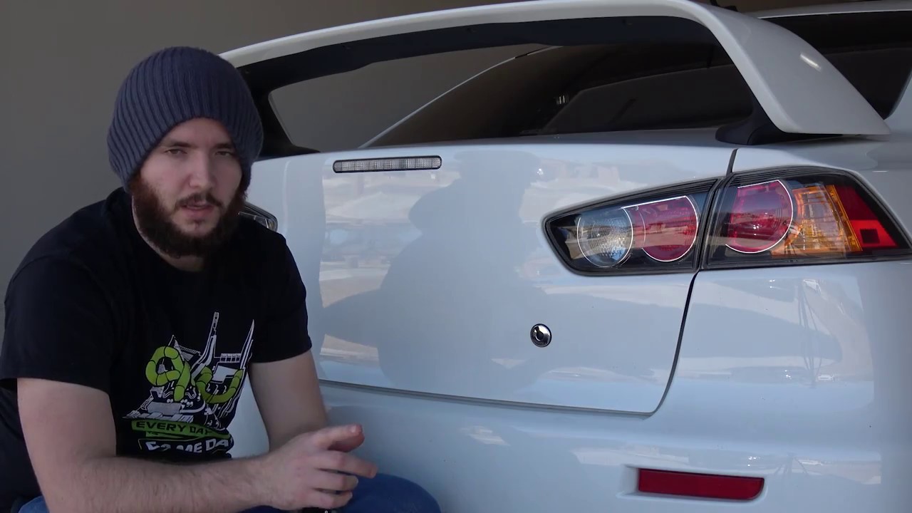 How to Properly Remove Any Car Emblems / Decals