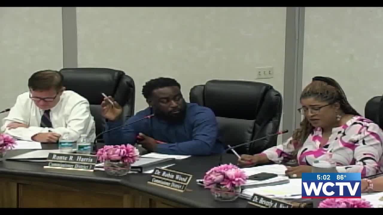 Tensions high during Quincy city commission meeting after vote to hire new city manager